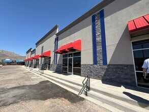 4747 Hondo Pass Dr, El Paso, TX à louer Photo intérieure- Image 1 de 6