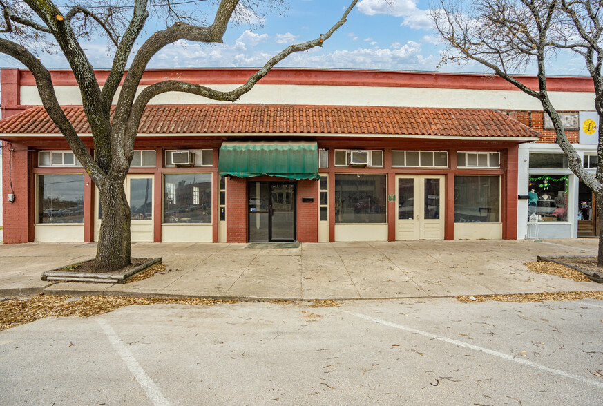 114-116 S Covington St, Hillsboro, TX à vendre - Photo du bâtiment - Image 1 de 1