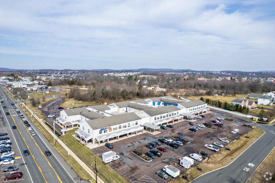 196 W Ridge Pike, Limerick, PA à louer - Aérien - Image 2 de 10
