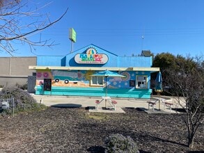 132 Button Ave, Manteca, CA for lease Interior Photo- Image 1 of 15