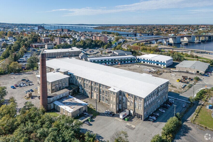 1 Ace St, Fall River, MA à louer - Photo du bâtiment - Image 3 de 42