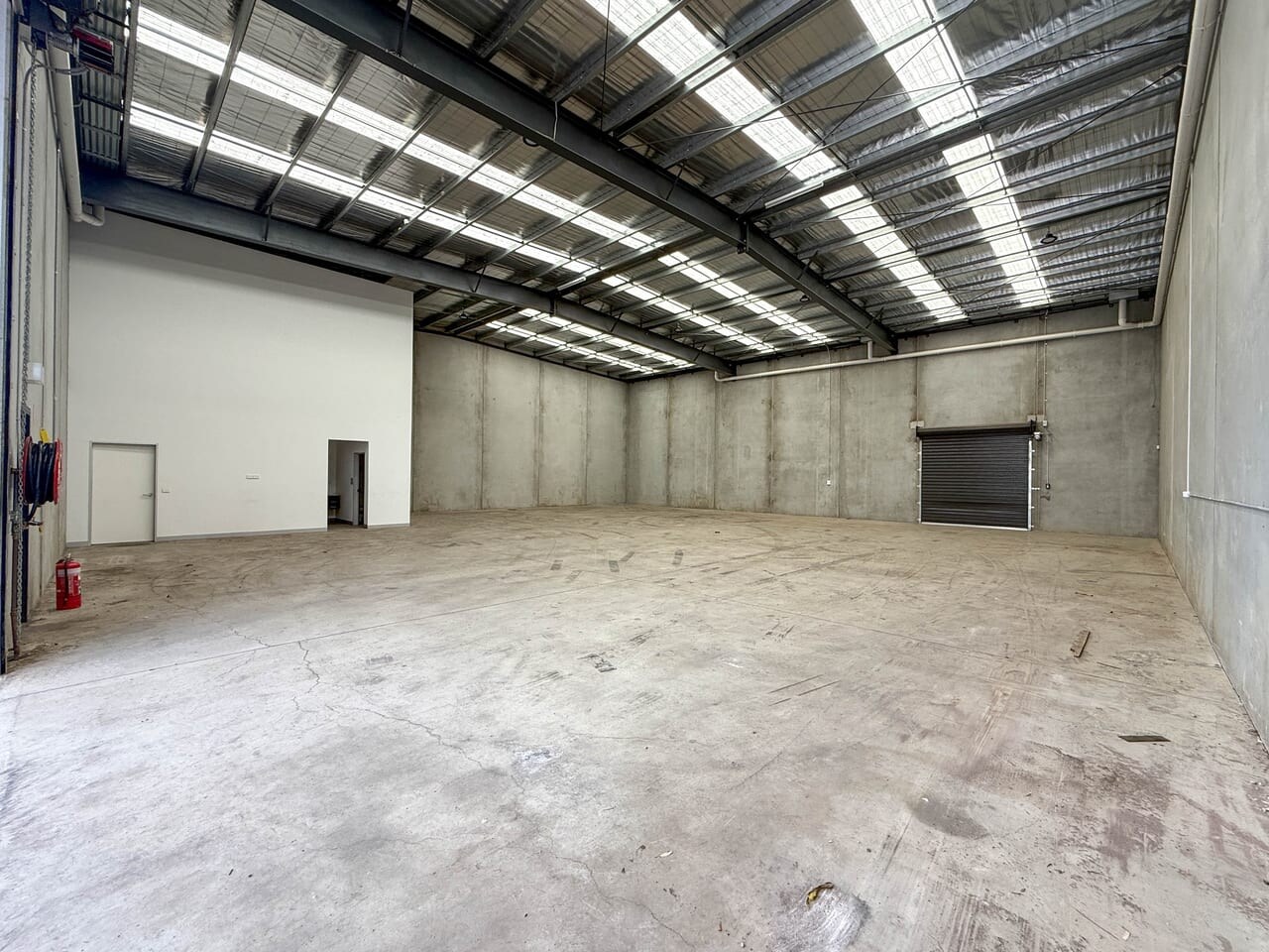 4 Gold Ct, Deer Park for lease Interior Photo- Image 1 of 6