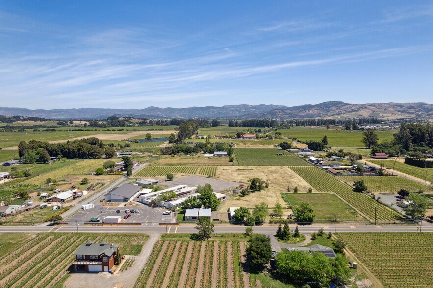 1680 Los Carneros Ave, Napa, CA à vendre - Photo du bâtiment - Image 1 de 1