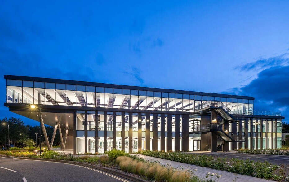 Roxborough Way, Maidenhead à louer - Photo du bâtiment - Image 2 de 12