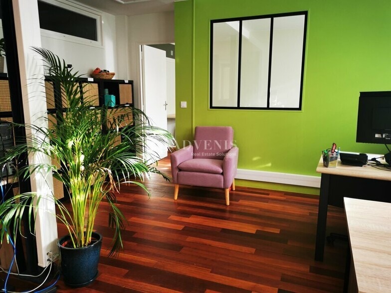 Office in Saint-Jean-de-Védas for lease - Interior Photo - Image 1 of 7