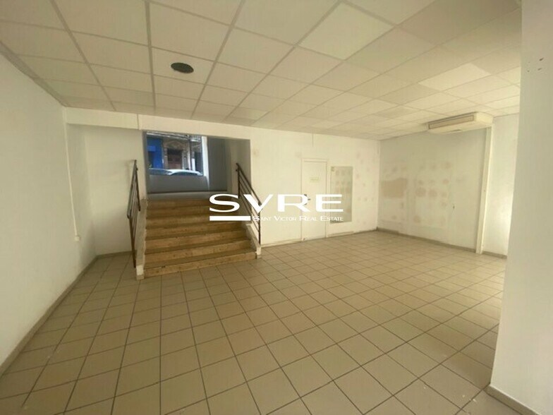 Retail in Marseille for lease - Building Photo - Image 2 of 8