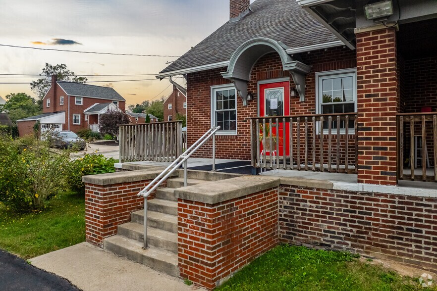 1812 Lincoln Way, Mckeesport, PA for sale - Building Photo - Image 3 of 4