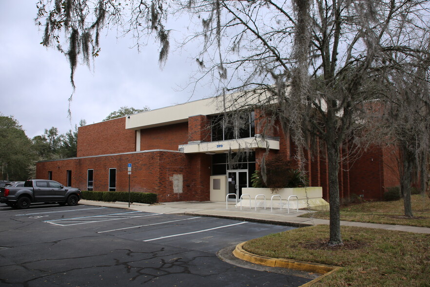 3919 W Newberry Rd, Gainesville, FL à vendre - Photo du bâtiment - Image 1 de 1