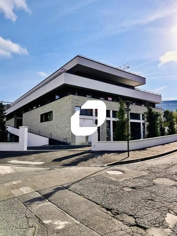 Flex in Bry-sur-Marne for lease Building Photo- Image 1 of 11