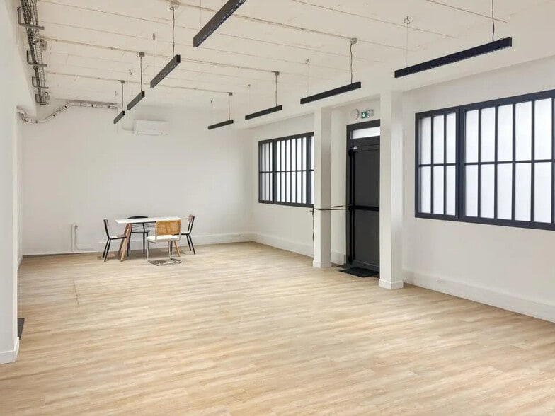 9 Passage Dubail, Paris for sale - Interior Photo - Image 3 of 10