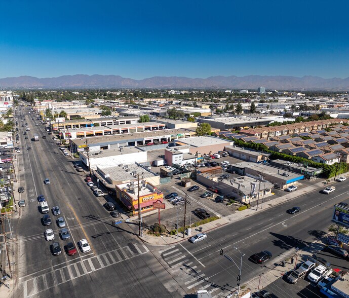 7610 Sepulveda Blvd & 15243 Saticoy St., Van Nuys, CA à louer - Photo du bâtiment - Image 2 de 22