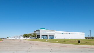 Plus de détails pour 410 W Trinity Blvd, Grand Prairie, TX - Industriel à louer