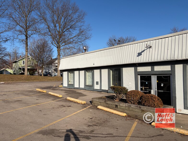 1029-1035 Kenmore Blvd, Akron, OH à louer - Photo du bâtiment - Image 3 de 5