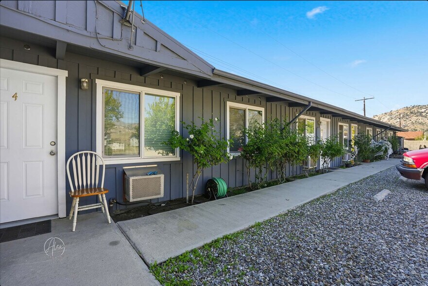 2100 Crestview Ave, Lake Isabella, CA à vendre - Photo du bâtiment - Image 1 de 15