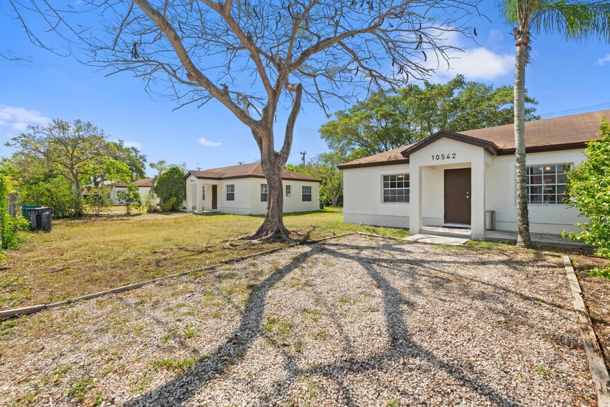 10510 SW 182nd St, Miami, FL à vendre - Photo du bâtiment - Image 2 de 27