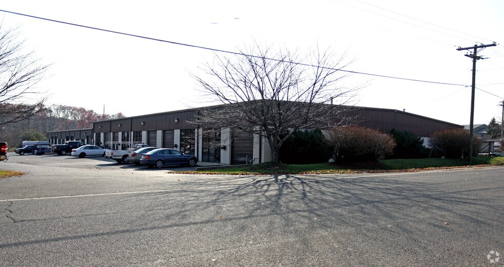 9107 Industry Dr, Manassas Park, VA à louer - Photo du bâtiment - Image 3 de 3