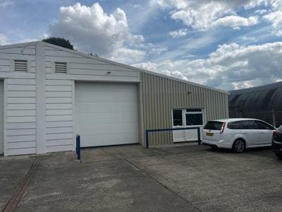 130A-130B Engineer Rd, Westbury for lease - Building Photo - Image 1 of 9