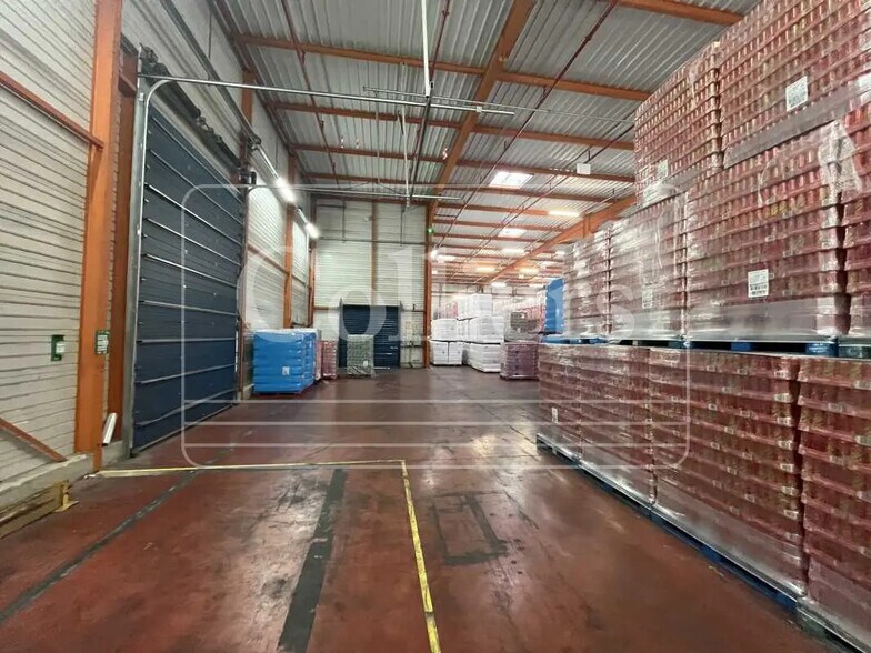 Industrial in Tarascon for lease - Interior Photo - Image 2 of 6