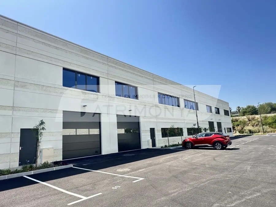 Flex in La Ciotat for lease Building Photo- Image 1 of 7