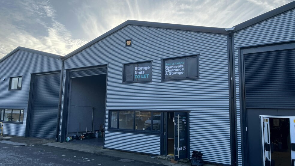 31-37 Timothys Bridge Rd, Stratford Upon Avon for lease - Building Photo - Image 1 of 12