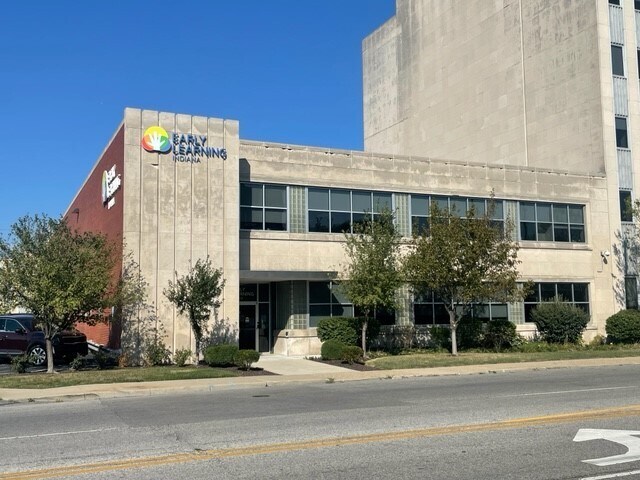 1776 N Meridian St, Indianapolis, IN à louer - Photo du bâtiment - Image 2 de 4