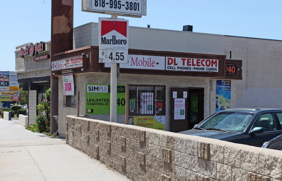 8207-8261 Woodman Ave, Panorama City, CA for lease - Building Photo - Image 2 of 4