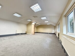 Pebble Close, Tadworth à louer Photo intérieure- Image 1 de 9