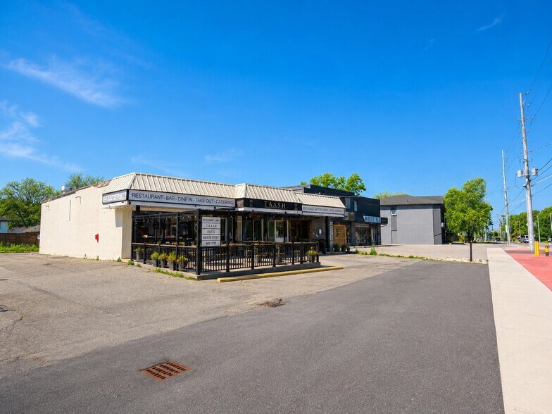 547 Ontario St, St Catharines, ON à louer - Photo du bâtiment - Image 2 de 11