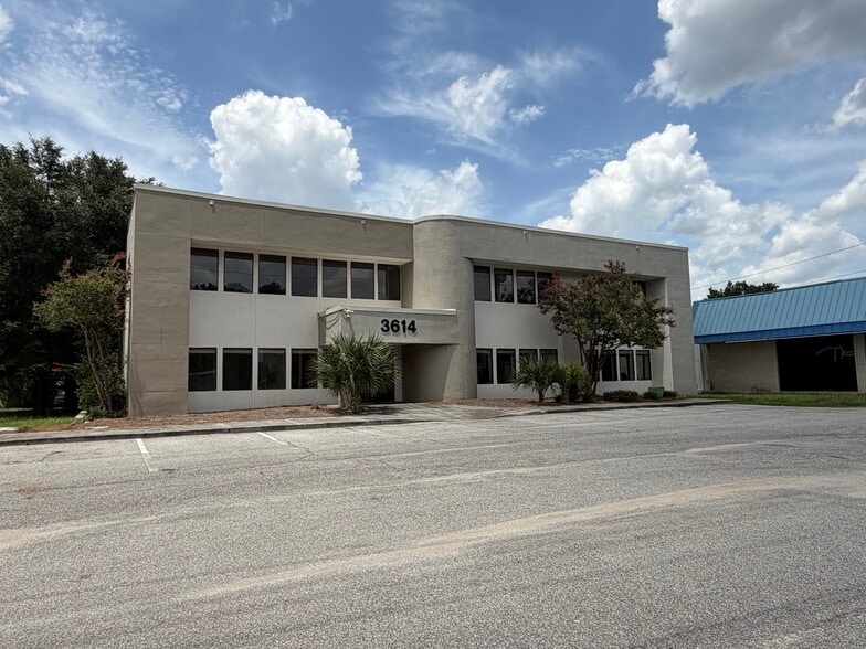 3614 Ashley Phosphate Rd, Charleston, SC for sale - Building Photo - Image 2 of 14