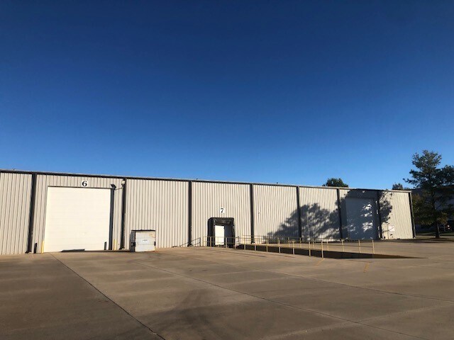 8001 Mid America Blvd, Oklahoma City, OK à louer - Photo principale - Image 2 de 4