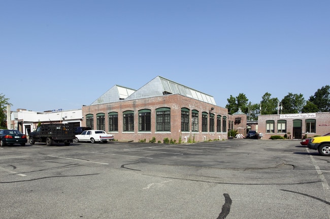 Plus de détails pour 909 Islington St, Portsmouth, NH - Local d'activités à louer