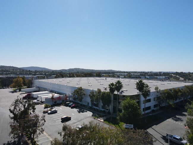Plus de détails pour 1365 Park Center Dr, Vista, CA - Industriel à louer