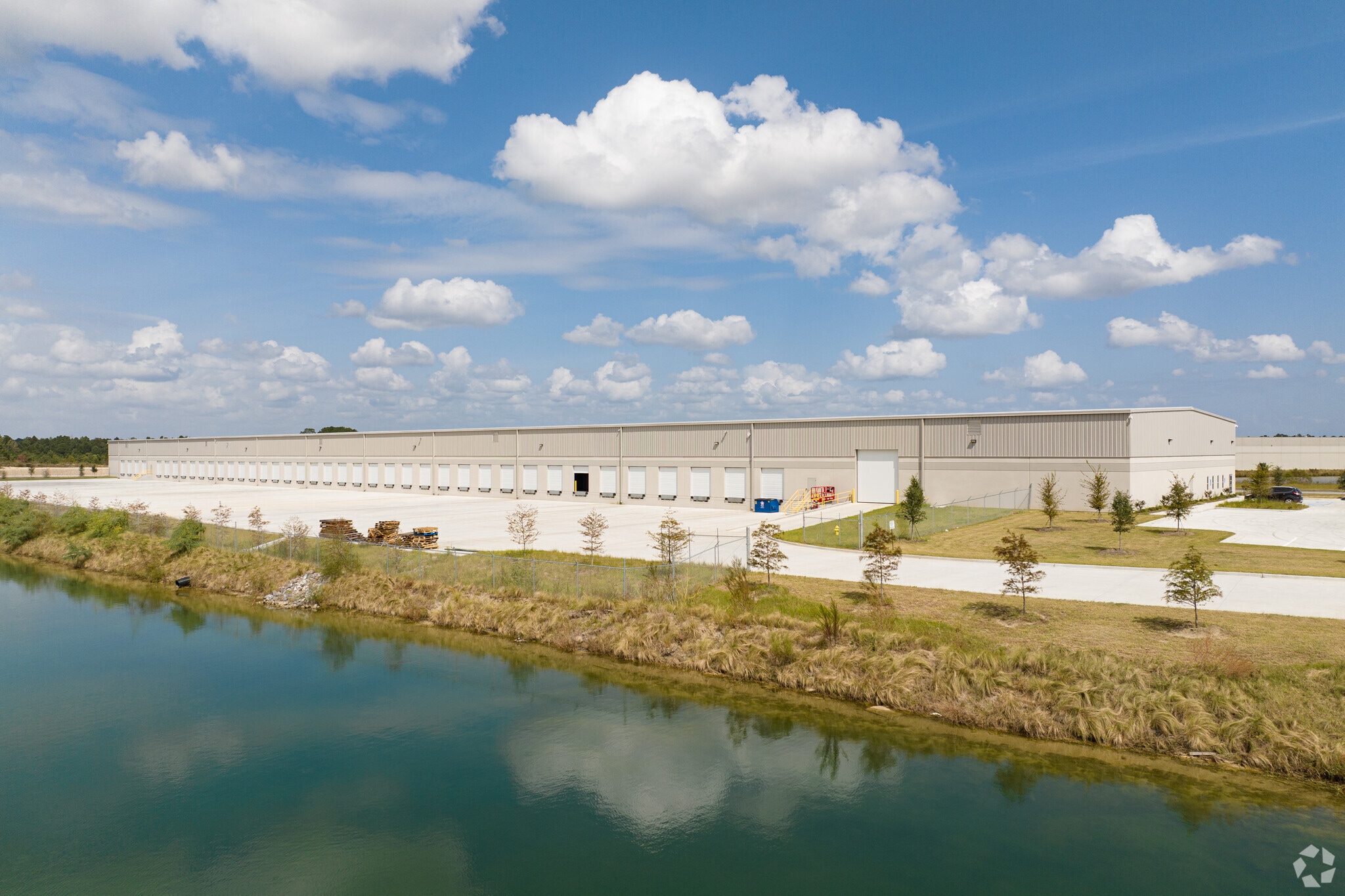 251 Morgan Lakes Industrial Blvd, Pooler, GA for lease Primary Photo- Image 1 of 37