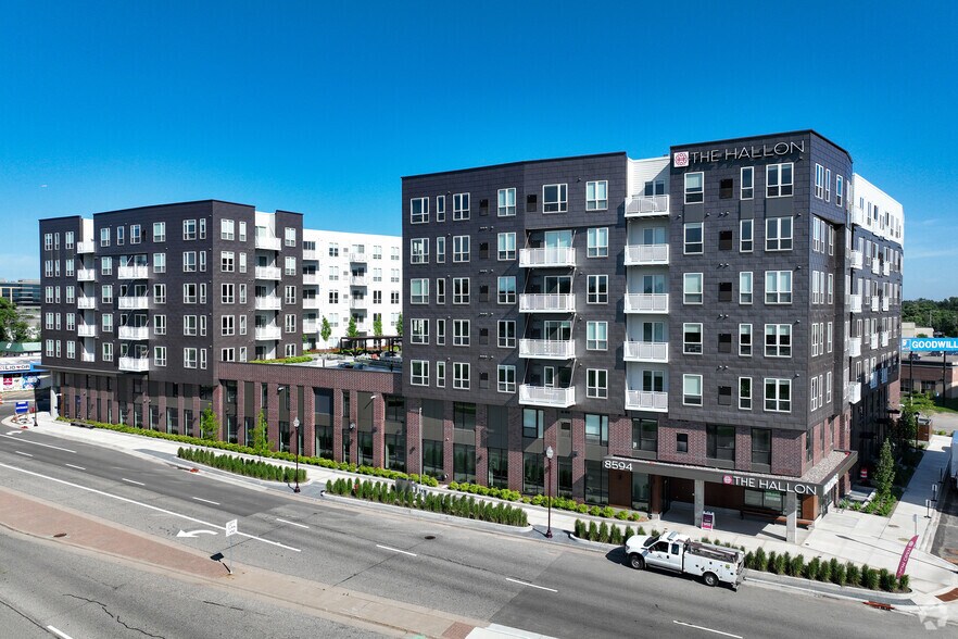 8594 Excelsior Blvd, Hopkins, MN à louer - Photo du bâtiment - Image 1 de 50