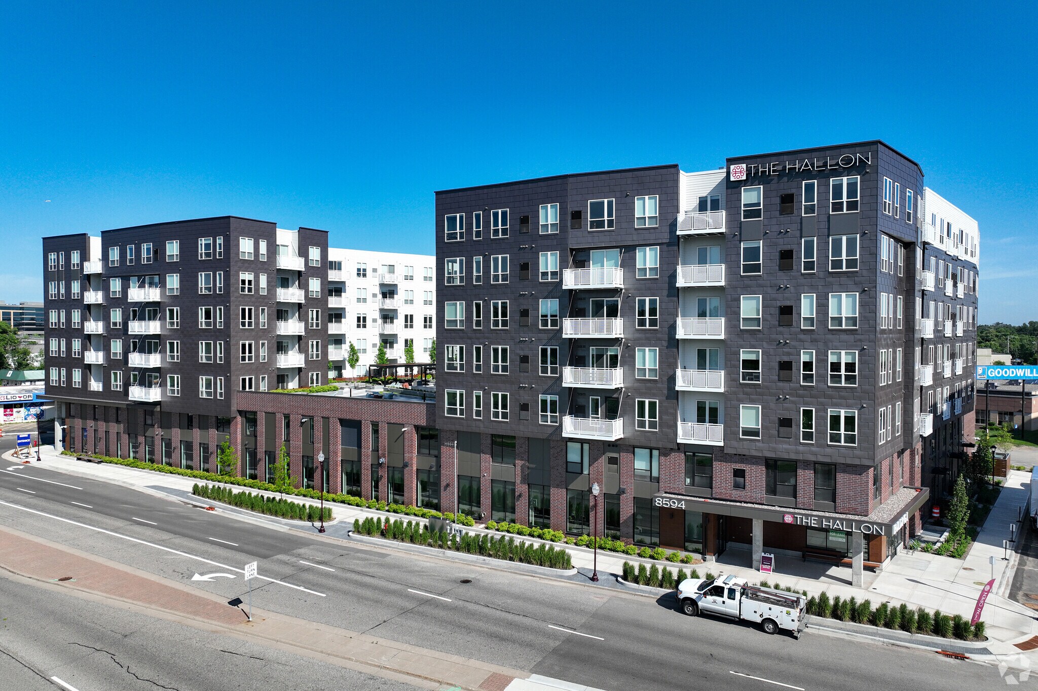 8594 Excelsior Blvd, Hopkins, MN à louer Photo du bâtiment- Image 1 de 51