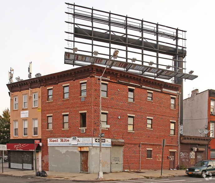 129 Hamilton Ave, Brooklyn, NY for lease - Primary Photo - Image 1 of 8
