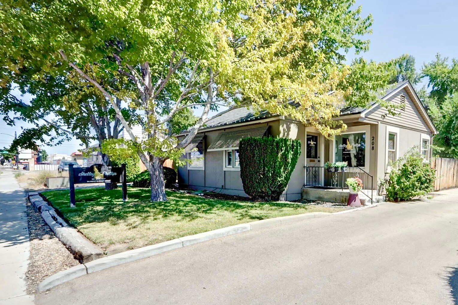208 S Curtis Rd, Boise, ID à vendre Photo principale- Image 1 de 27