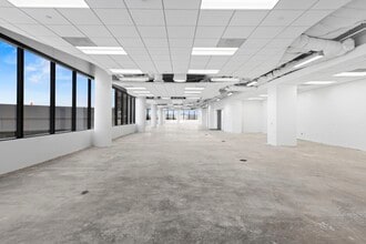 18100 Von Karman Ave, Irvine, CA à louer Photo intérieure- Image 2 de 13