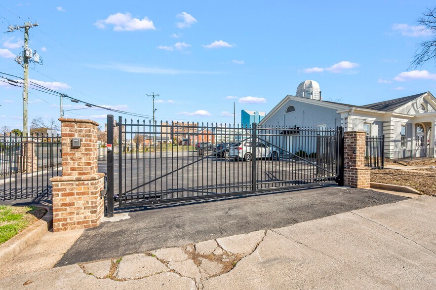 331 High St, Winston-Salem, NC à vendre - Photo du bâtiment - Image 3 de 11