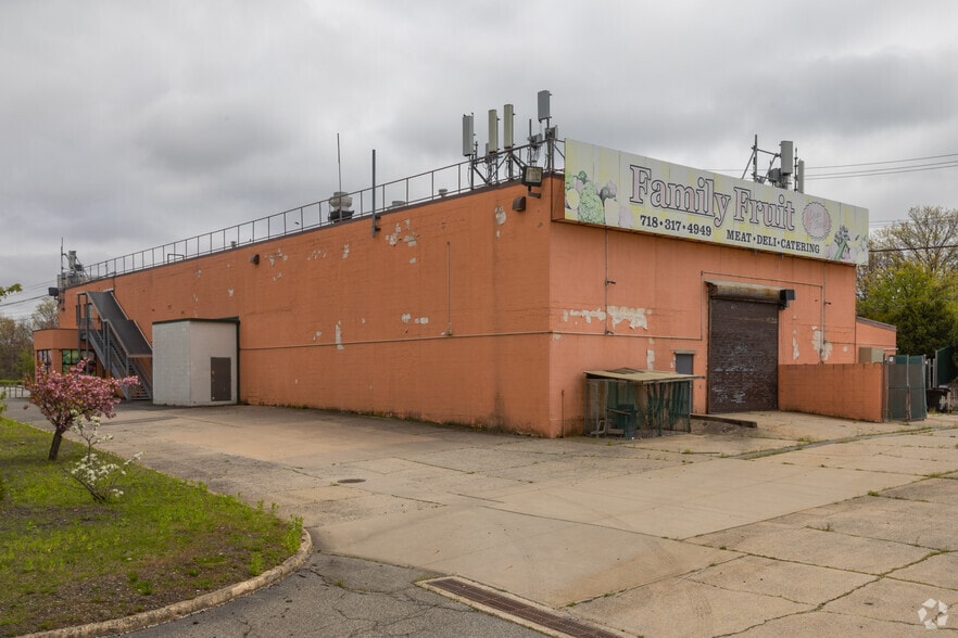 2200 Arthur Kill Rd, Staten Island, NY à louer - Photo du bâtiment - Image 2 de 75