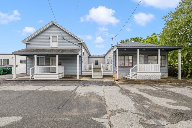 More details for 84-86 Kilvert St, Warwick, RI - Retail for Sale