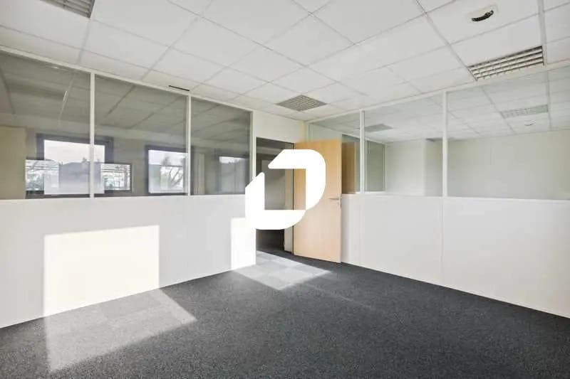 45-47 Avenue Carnot, Cachan for lease - Interior Photo - Image 3 of 13