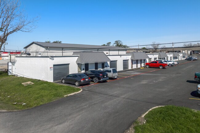 More details for 3604 Mangum Rd, Houston, TX - Industrial for Lease