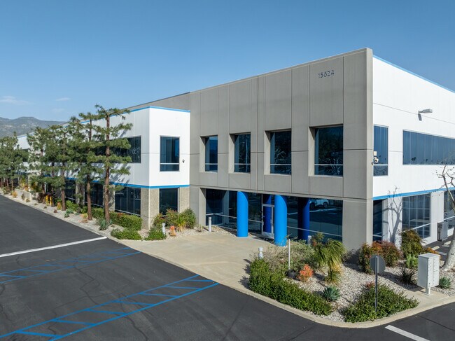 More details for 15624 Roxford St, Sylmar, CA - Industrial for Lease