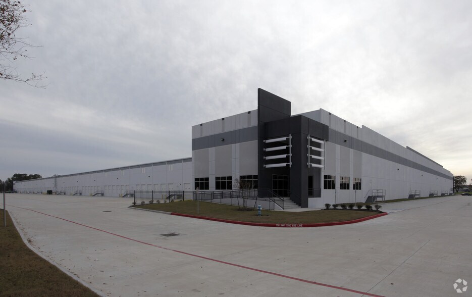 14810 North Fwy, Houston, TX à louer - Photo du bâtiment - Image 3 de 8