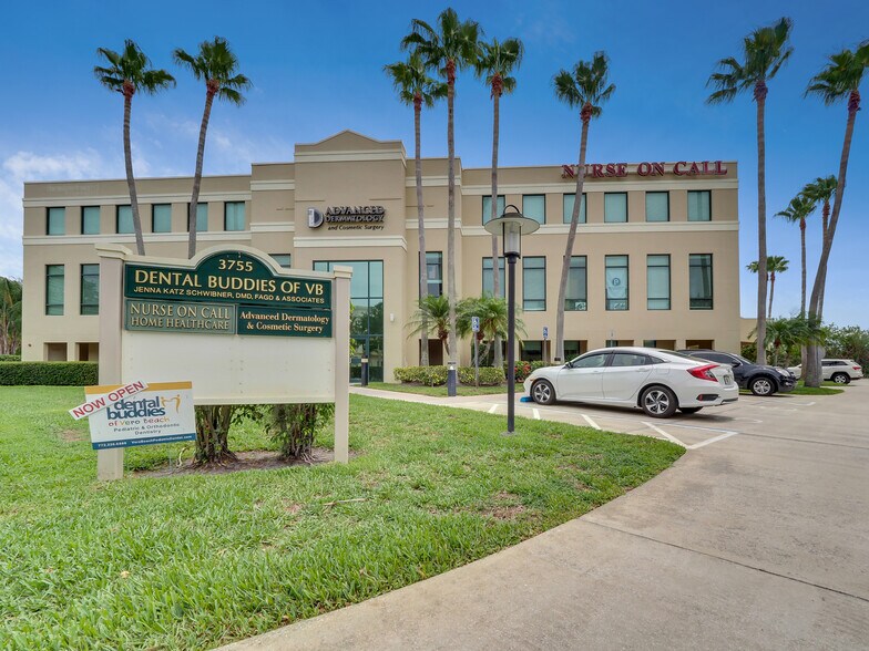 3755 7th Ter, Vero Beach, FL à louer - Photo du bâtiment - Image 3 de 10