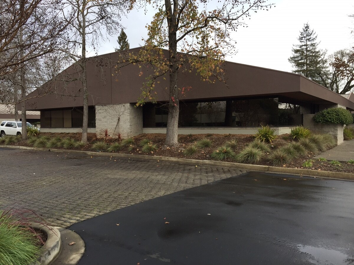 1400 N Dutton Ave, Santa Rosa, CA 95401 - Unit 9 -  - Interior Photo - Image 1 of 10