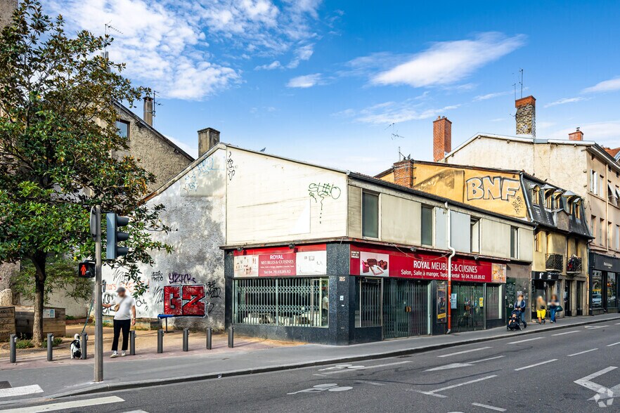Retail in Lyon for lease - Primary Photo - Image 1 of 2
