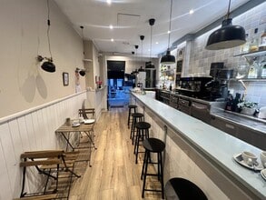 Retail in Badalona, Barcelona for lease Interior Photo- Image 1 of 5