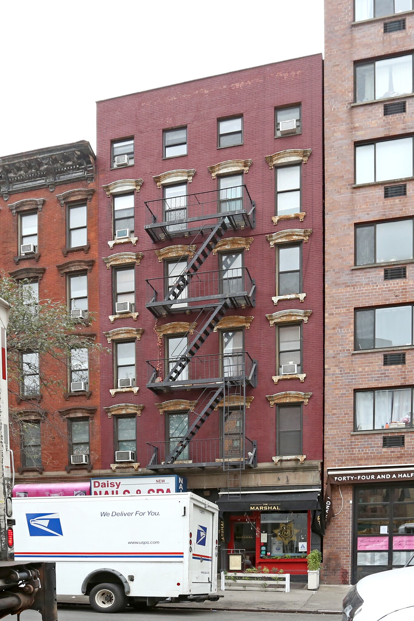 628 Tenth Ave, New York, NY à louer Photo principale- Image 1 de 7